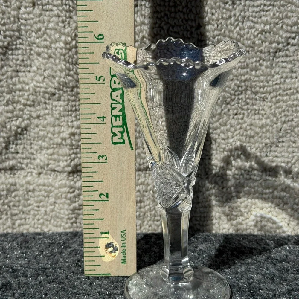 Vintage Clear Pressed Glass Bud Vase Scalloped Rim Star Diamond Pattern 6 Inch